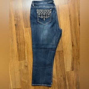 New Direction Capri jean shorts size 12